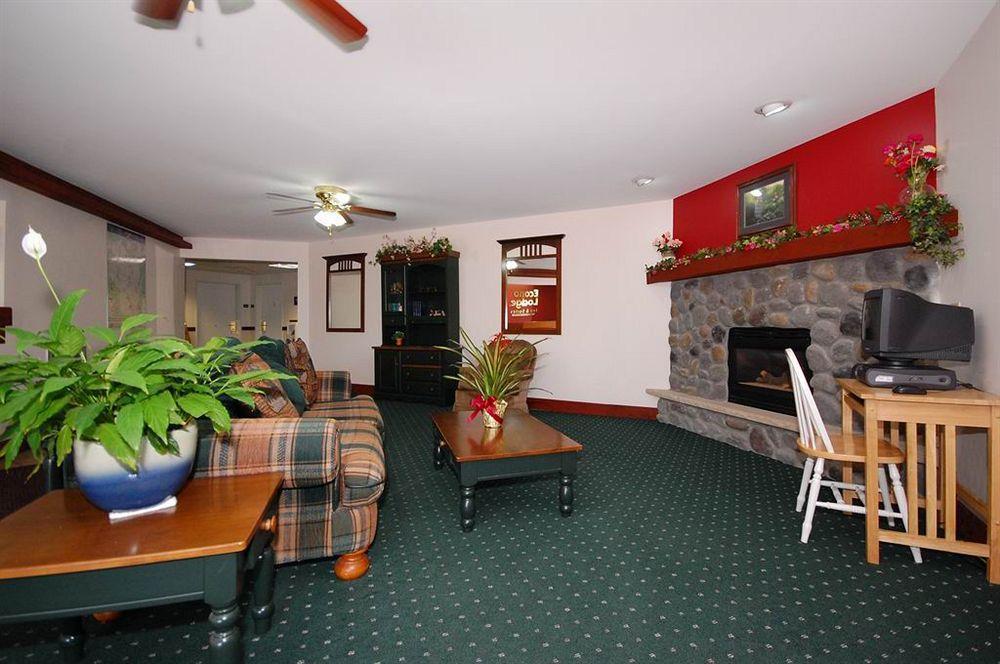 Econo Lodge Inn & Suites Eau Claire Exterior photo